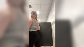 Whoknowzmaddie Spreading Booty Gym Bathroom $1000 Donation Video - PornhubApp.com